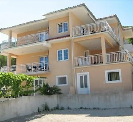 Apartment In With Sea View, Balcony, Air Conditioning, Wifi