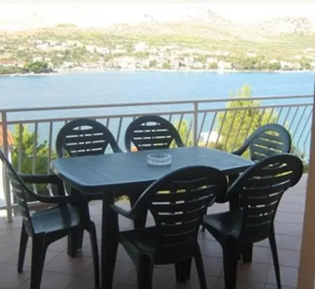 Apartment In With Sea View, Balcony, Air Conditioning, Wifi Grebastica
