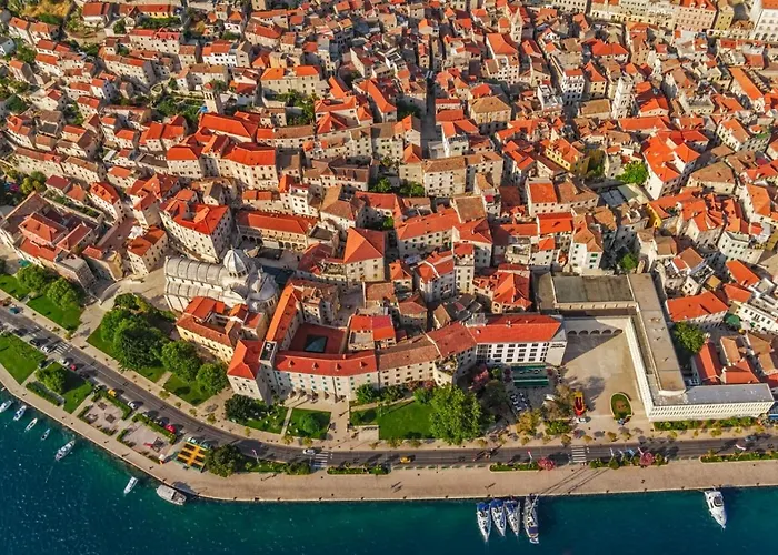 דירה In With Sea View, Balcony, Air Conditioning, Wifi